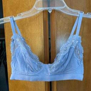 🌟3/$9🌟 Unlined bralette with lace detailing